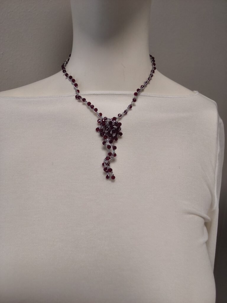 Collana con nodo codice 011